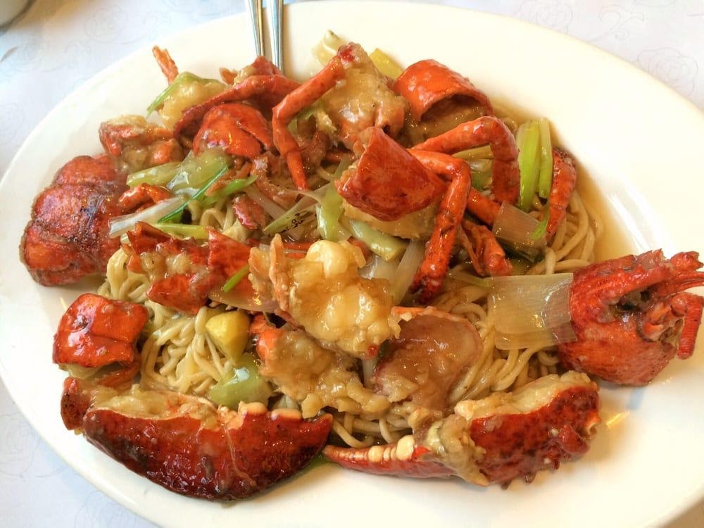 Photo of Bay Fung Tong Tea House Restaurant - Oakland, CA, United States. Lobster lo mein